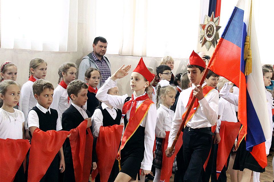 Министр образования Москвы Исаак Калина: "Московские школьники на всех уроках получают патриотические знания"