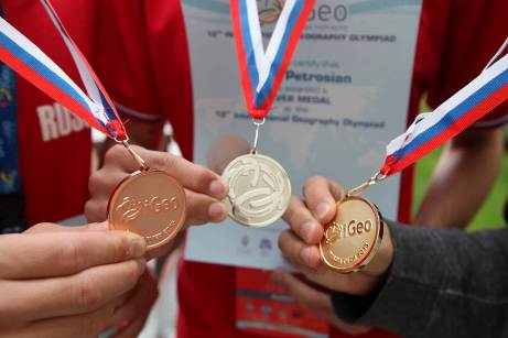 Школьники из Москвы установили рекорд по количеству золотых медалей на международных олимпиадах