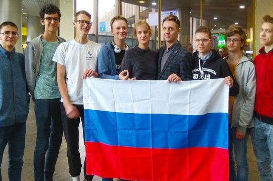 Школьники Москвы завоевали «серебро» на XVI Всемирной олимпиаде роботов
