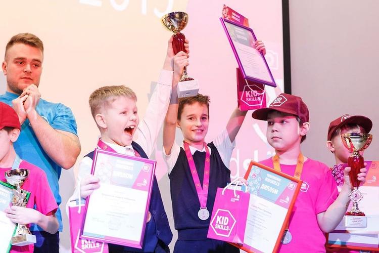 Победителей и призеров чемпионата KidSkills подготовили 56 школ Москвы