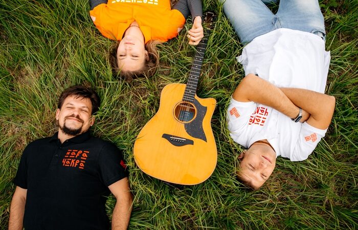 Белорусская инди-фолк группа ХараЧакра выпустила новый альбом под названием "Б'ецца сэрца" ("Бьётся сердце")