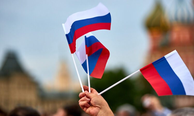 На ВДНХ в честь Дня флага РФ проведут экскурсии и лекции