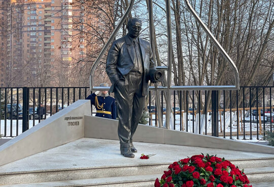 В Басманном районе установили памятник Андрею Туполеву