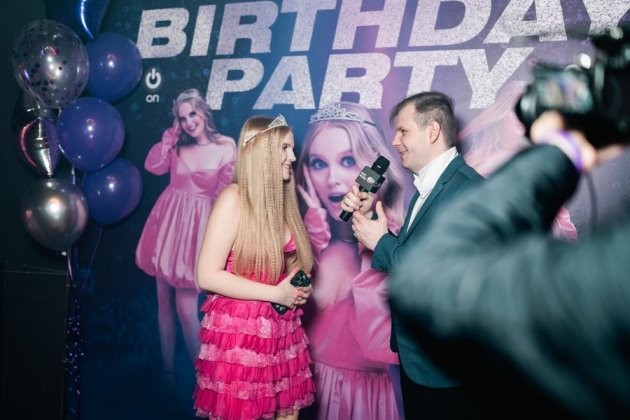 Nastya Star отметила день рождения веселой вечеринкой в NEBAR на Пятницкой